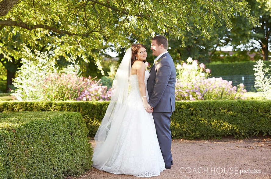 Coach House Pictures, Chicago Wedding Photographer, midwest wedding photographer, Chicago wedding, fine art wedding photographer, real weddings, Bridal Party, The Knot Chicago, Midwest Bride, the morton arboretum